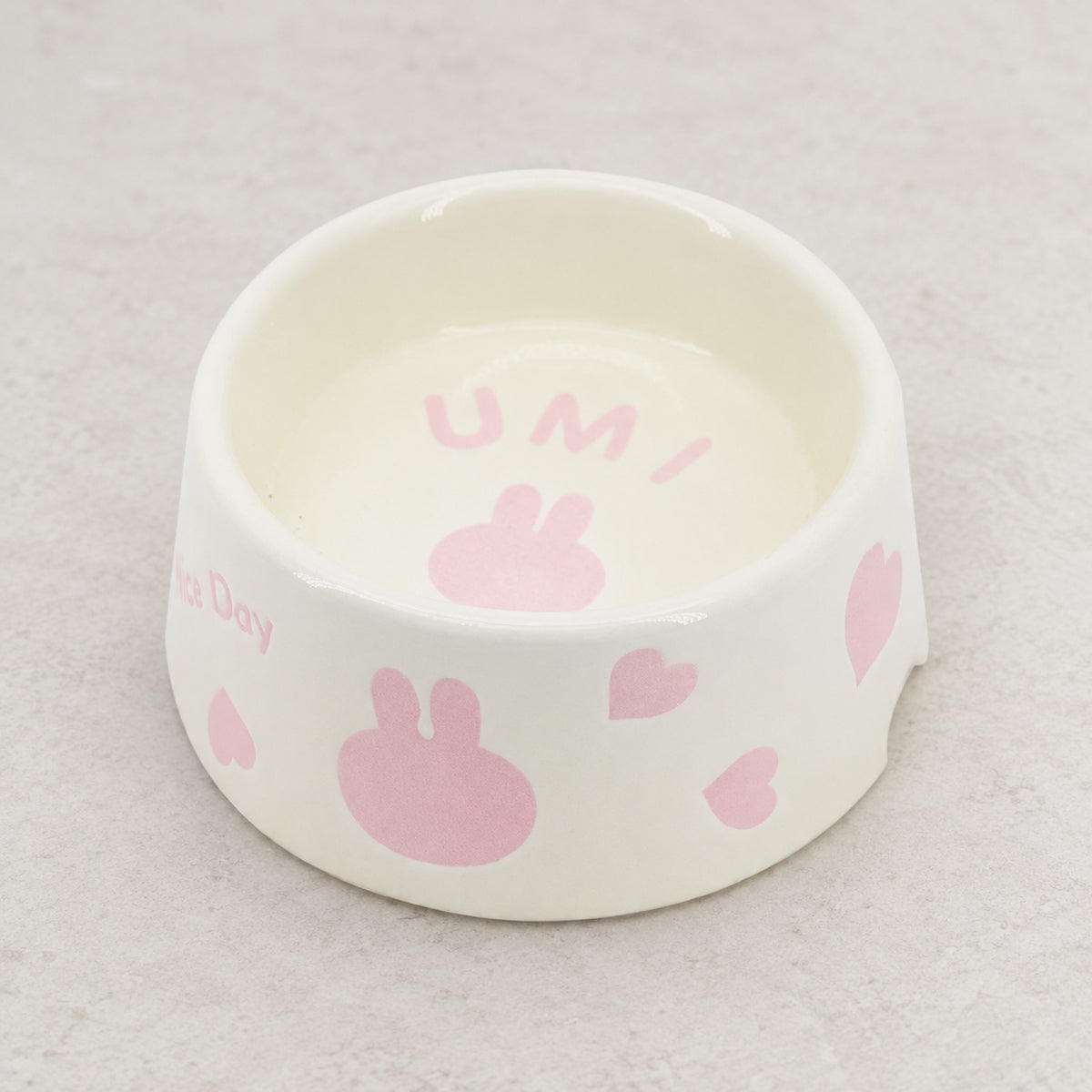 米白のうさぎ用フードボウルを写した商品画像