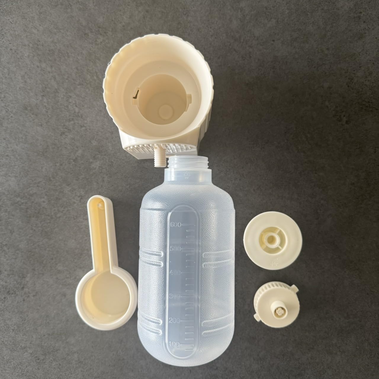 700ml給水器の分解パーツ