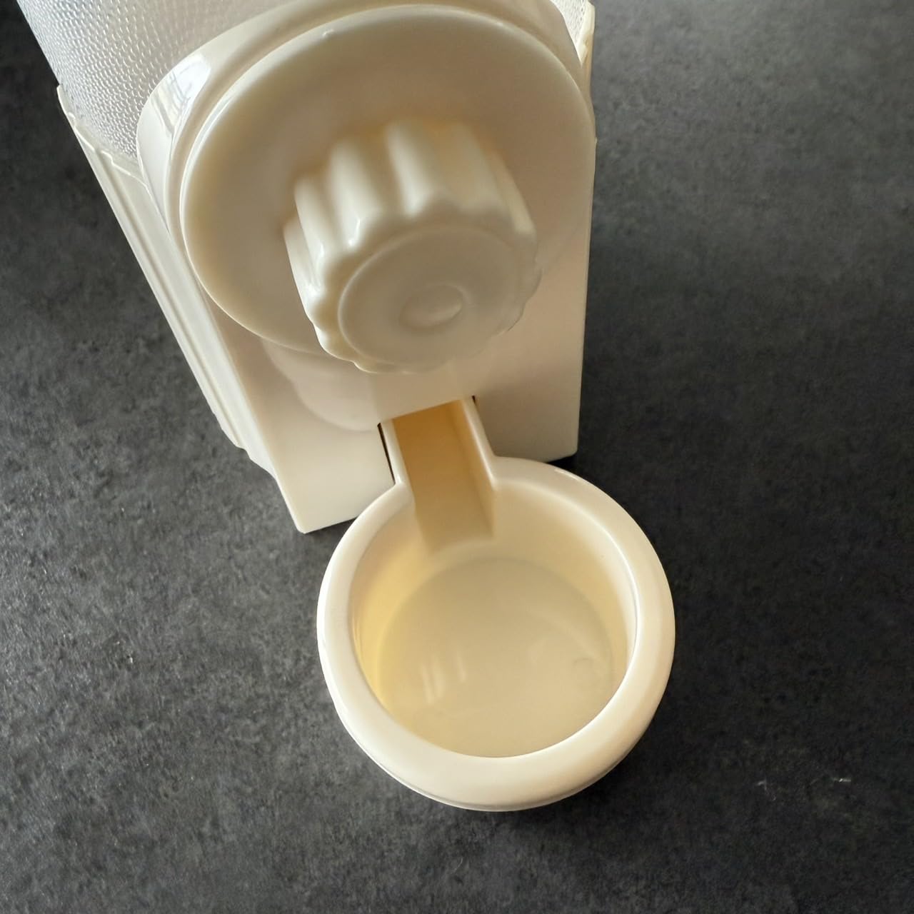 700ml給水器の飲み口